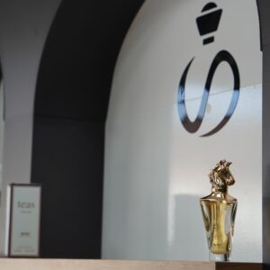 عطر ادکلن زنانه 25 میل ویکتوریا تیس کرم کلود جسیکا